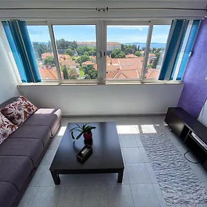 Bella Vista Split