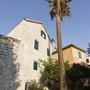Baguc Split