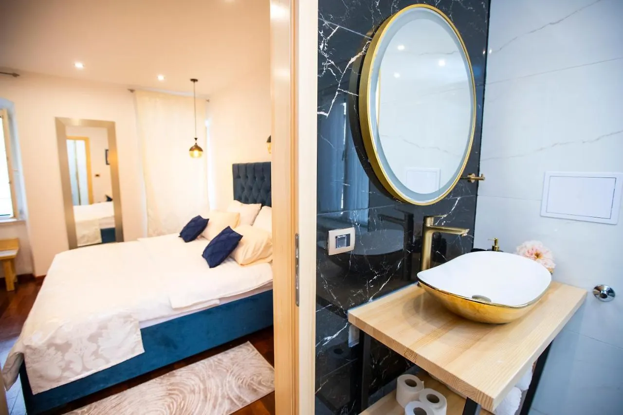 Apartment Ideal Rooms #1 Split