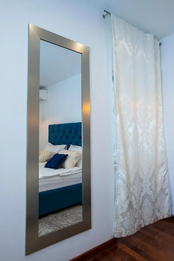 Ideal Rooms #1 Split