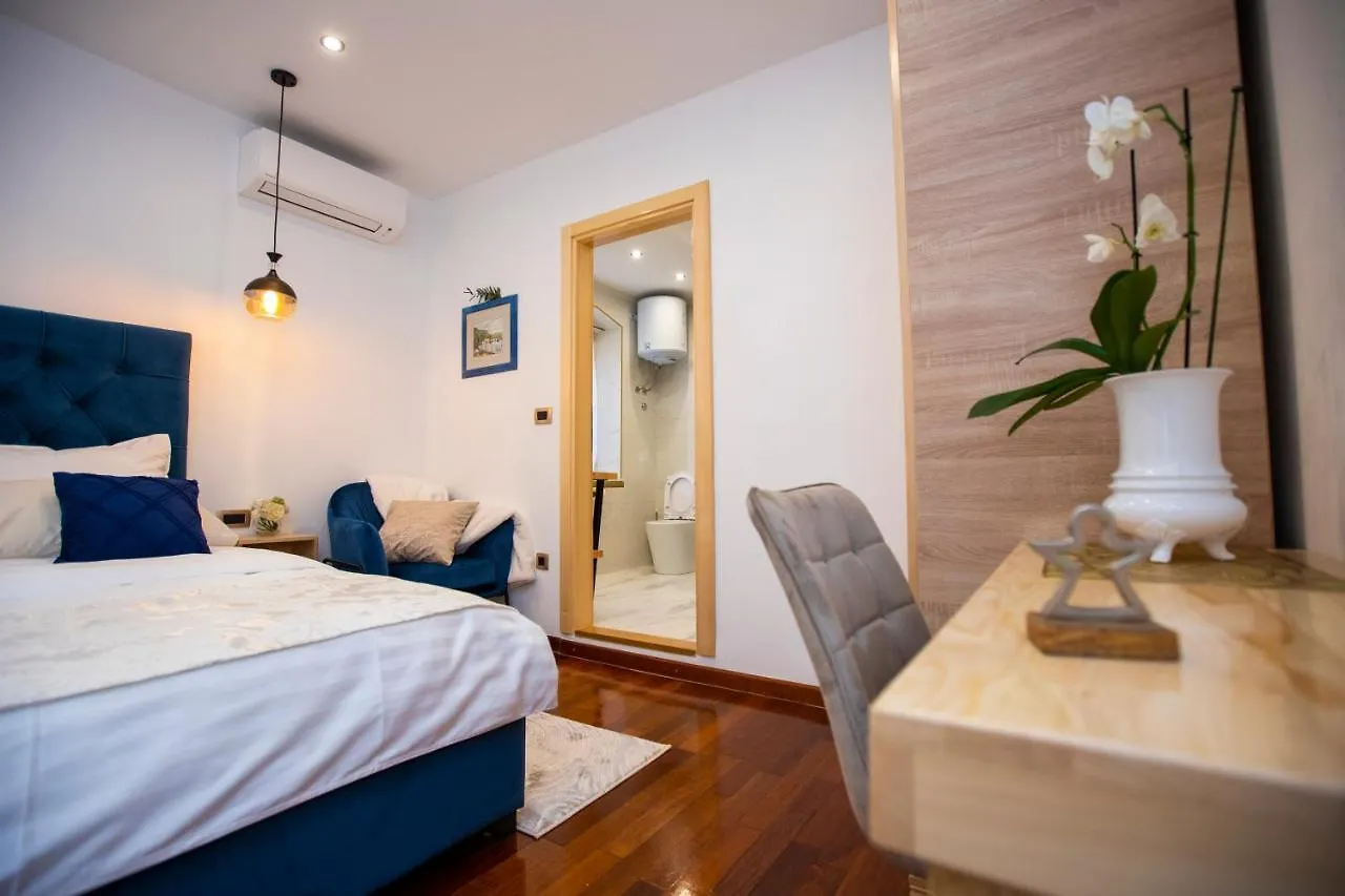 Ideal Rooms #1 Split