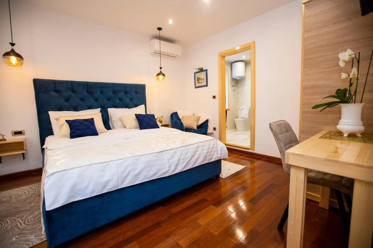 Apartment Ideal Rooms #1 Split